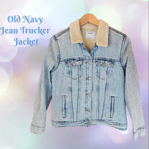 Old Navy Womens Light Denim Trucker Jacket Sz L Faux Sherpa Cozy & Warm Pockets
